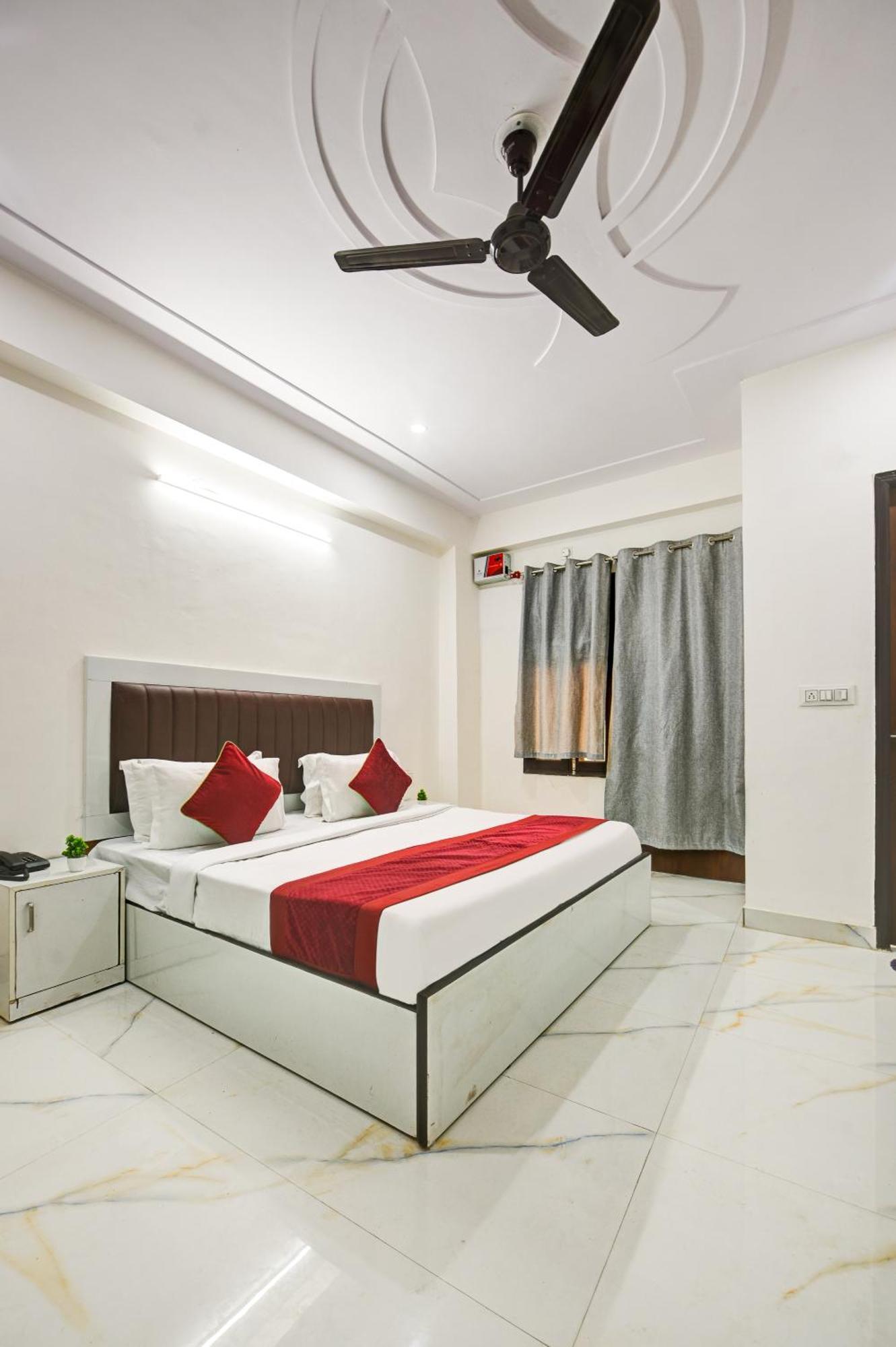 Hotel Krishna Tower Delhi  Exterior photo